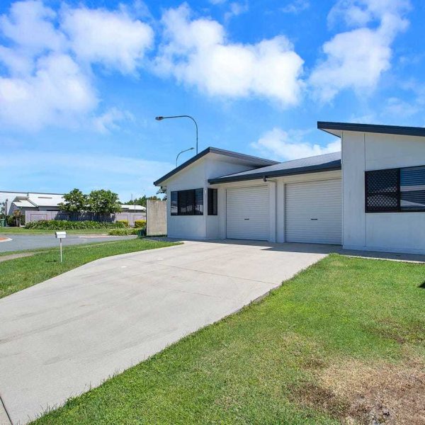 2/1 Reflection Street, Mount Pleasant, QLD 4740 AUS