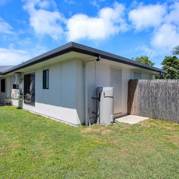 2/1 Reflection Street, Mount Pleasant, QLD 4740 AUS