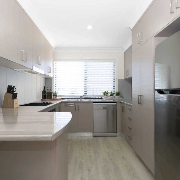 2/1 Reflection Street, Mount Pleasant, QLD 4740 AUS