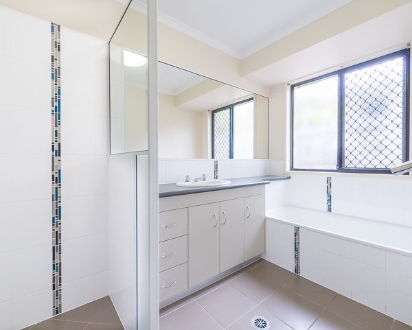 33 Hinze Circuit, Rural View, QLD 4740 AUS