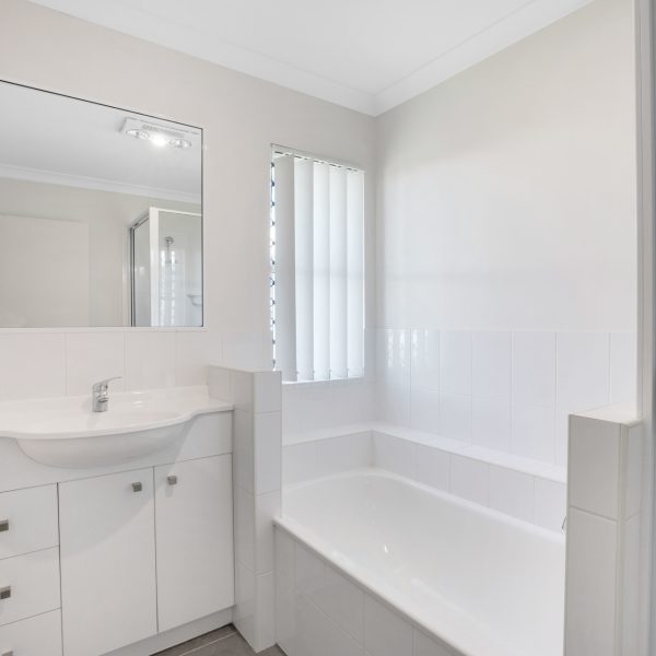 10/21 Sunita Drive, Andergrove, QLD 4740 AUS