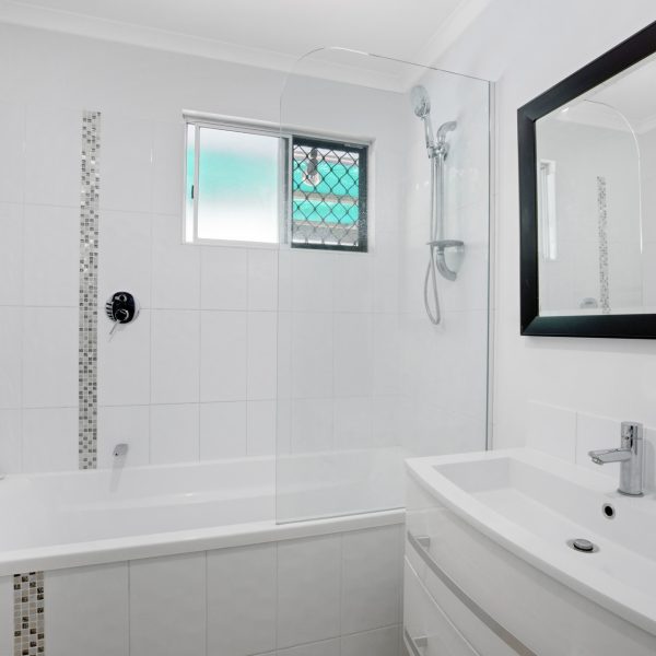8 Leeuwin Court, Andergrove, QLD 4740 AUS