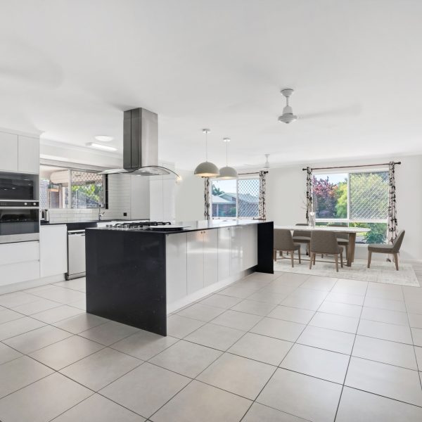 5 Dumfries Court, Beaconsfield, QLD 4740 AUS