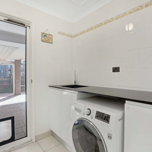 5 Dumfries Court, Beaconsfield, QLD 4740 AUS
