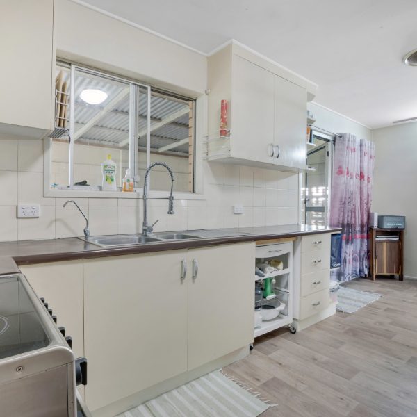 2 Holmes Drive, Beaconsfield, QLD 4740 AUS