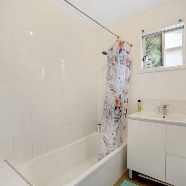 2 Holmes Drive, Beaconsfield, QLD 4740 AUS