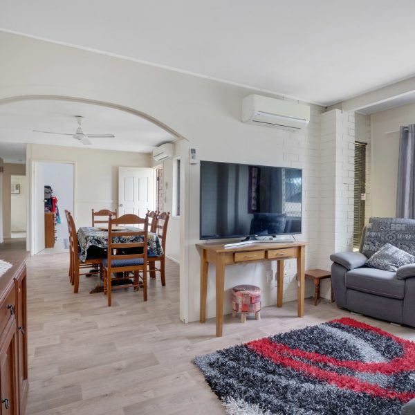 2 Holmes Drive, Beaconsfield, QLD 4740 AUS