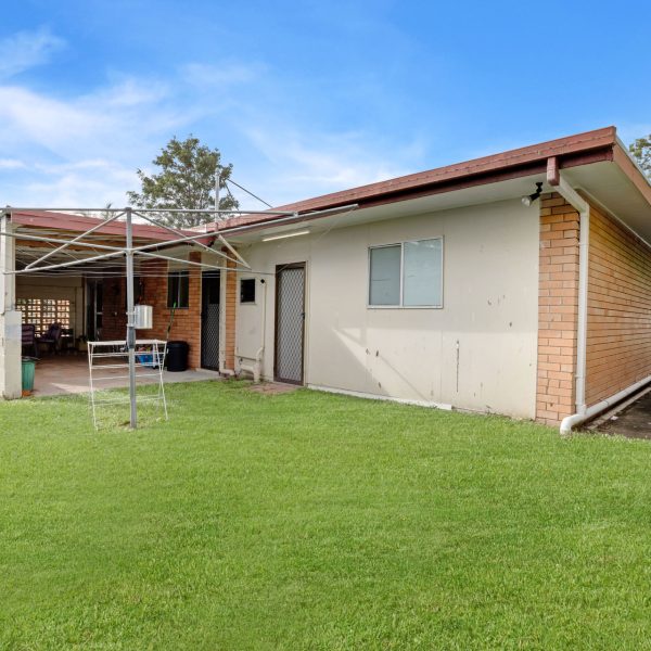 2 Holmes Drive, Beaconsfield, QLD 4740 AUS