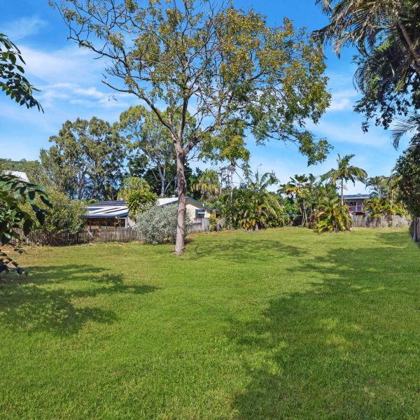 5 Waverley Street, Bucasia, QLD 4750 AUS