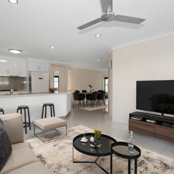 6 Salisbury Place, Ooralea, QLD 4740 AUS