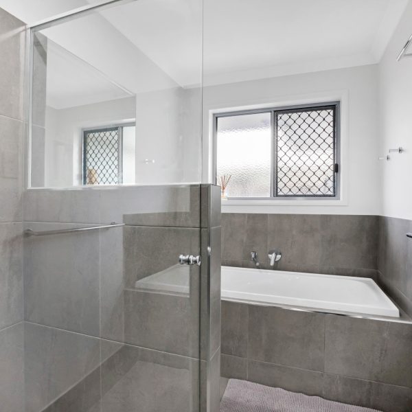3 Somerset Drive, Andergrove, QLD 4740 AUS