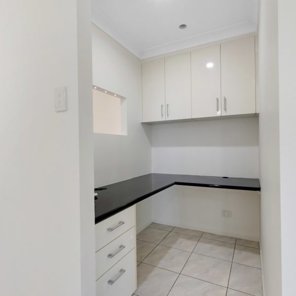 13 Chantilly Court, Glenella, QLD 4740 AUS