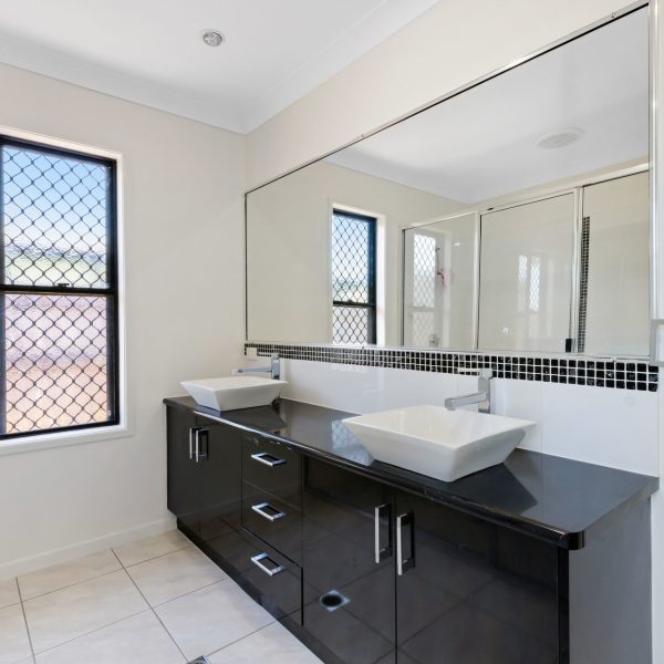 13 Chantilly Court, Glenella, QLD 4740 AUS