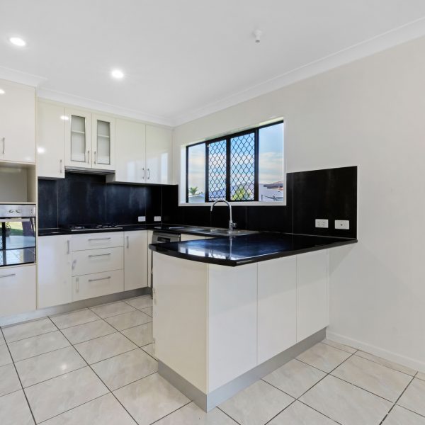 13 Chantilly Court, Glenella, QLD 4740 AUS
