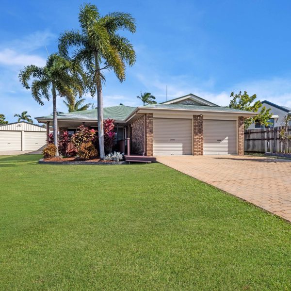 7 Theodore Crescent, Rural View, QLD 4740 AUS