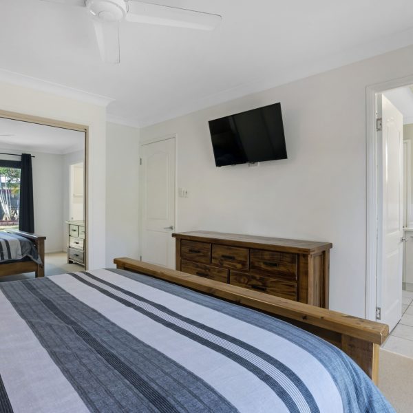 7 Theodore Crescent, Rural View, QLD 4740 AUS
