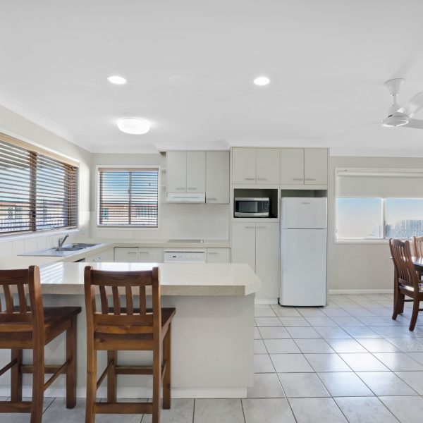 7 Theodore Crescent, Rural View, QLD 4740 AUS