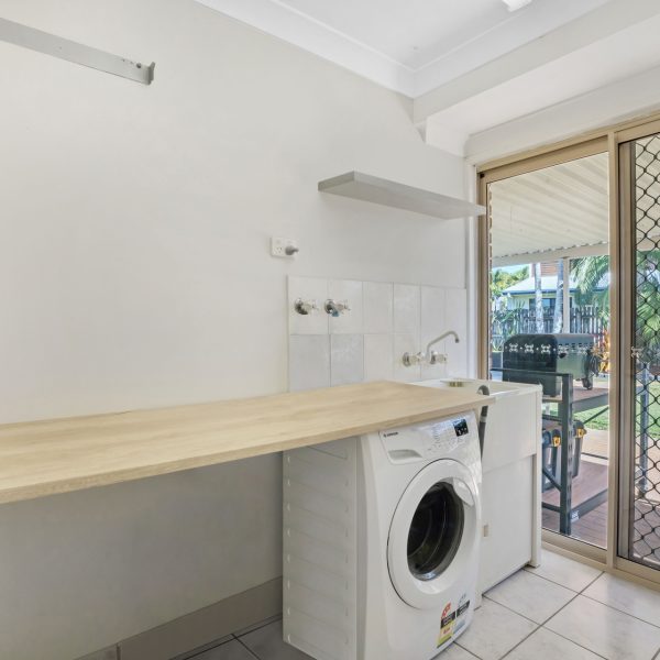 7 Theodore Crescent, Rural View, QLD 4740 AUS