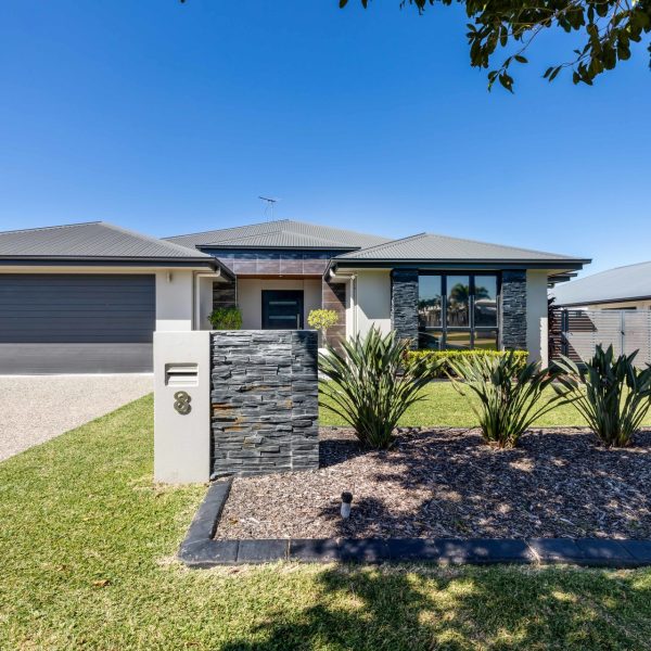 8 Regent Avenue, Richmond, QLD 4740 AUS
