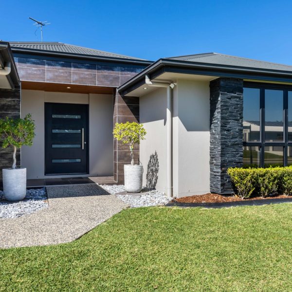 8 Regent Avenue, Richmond, QLD 4740 AUS