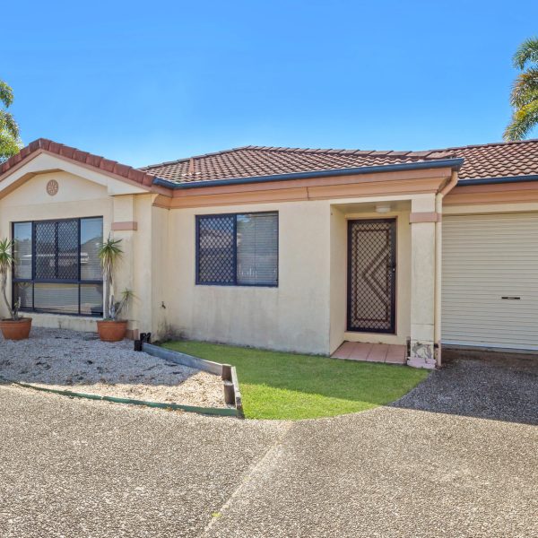 1/10 Ribbon Court, Glenella, QLD 4740 AUS