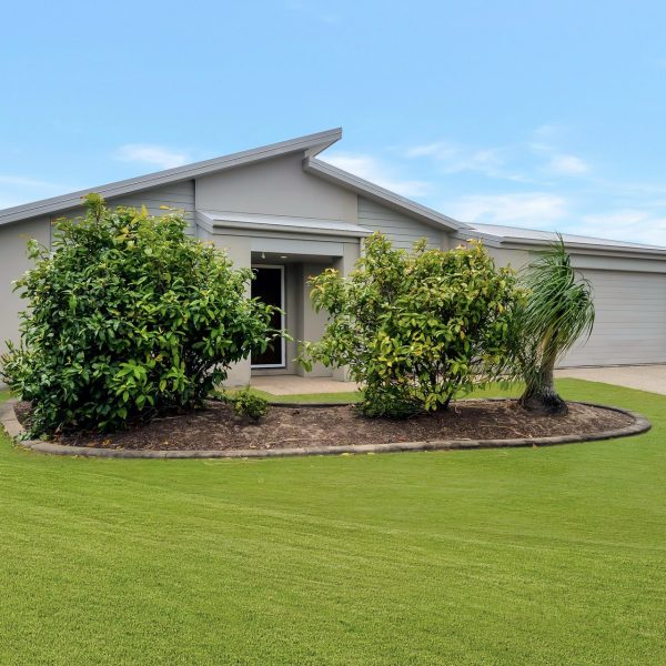 14 Miami Terrace, Blacks Beach, QLD 4740 AUS