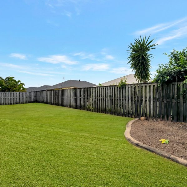 14 Miami Terrace, Blacks Beach, QLD 4740 AUS