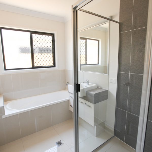65B Caroval Drive, Rural View, QLD 4740 AUS