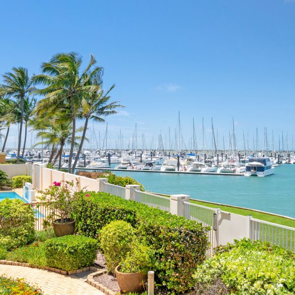 10/11 Megan Place, Mackay Harbour, QLD 4740 AUS