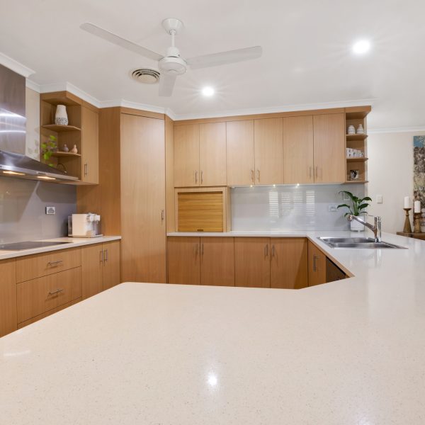 24 Vassallo Drive, Glenella, QLD 4740 AUS