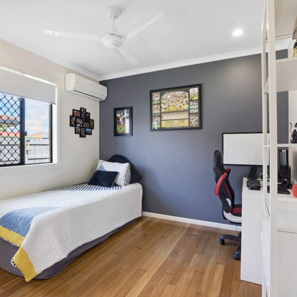 24 Vassallo Drive, Glenella, QLD 4740 AUS