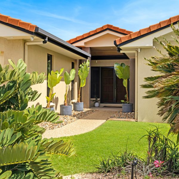 24 Vassallo Drive, Glenella, QLD 4740 AUS