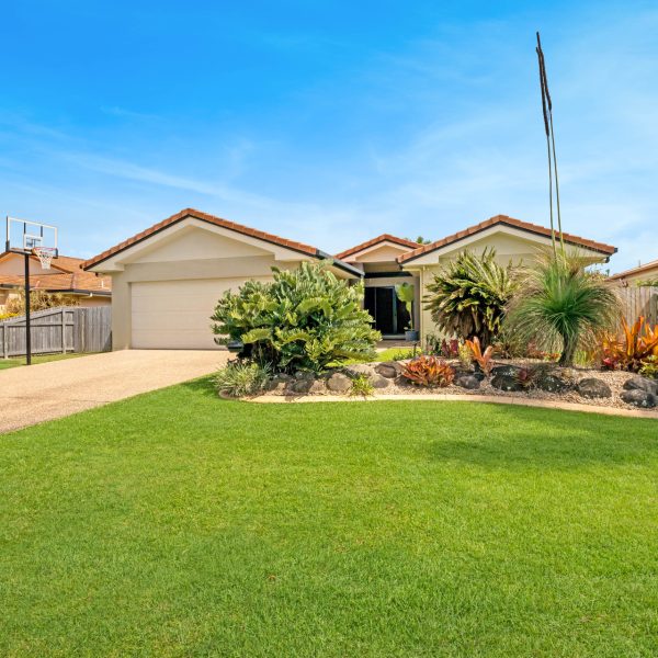 24 Vassallo Drive, Glenella, QLD 4740 AUS