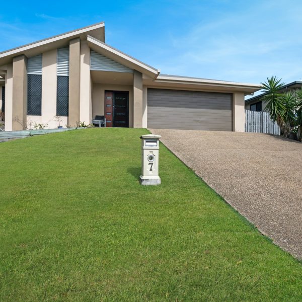 7 Mulcahy Crescent, Eimeo, QLD 4740 AUS