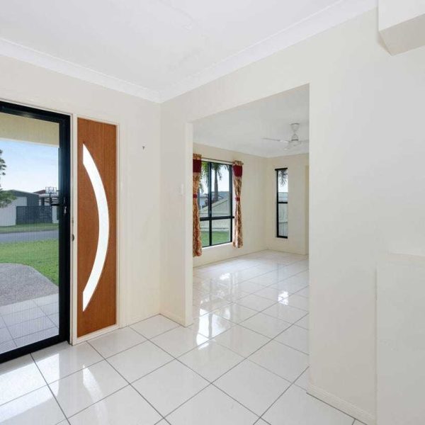 34 Madison Avenue, Glenella, QLD 4740 AUS