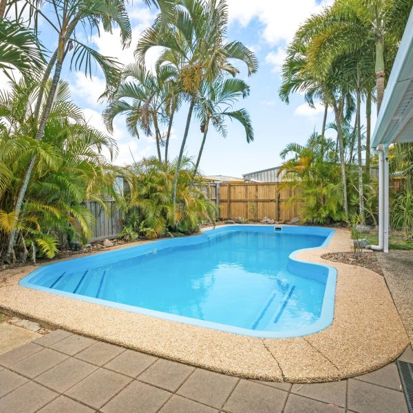 17 Nicklin Drive, Beaconsfield, QLD 4740 AUS
