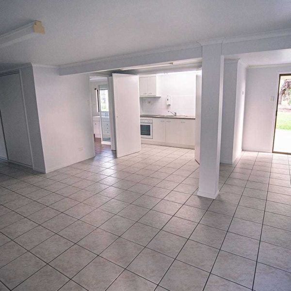 4 Ross Street, Mount Pleasant, QLD 4740 AUS