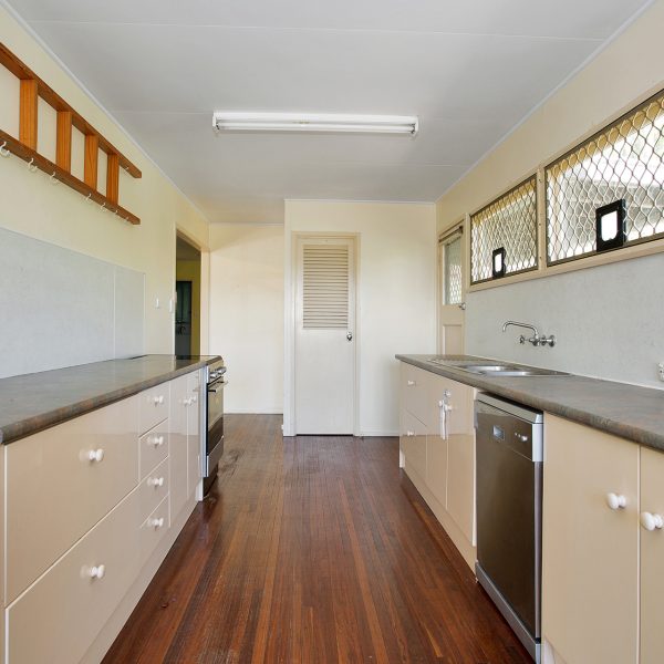 16 Pollock Street, North Mackay, QLD 4740 AUS
