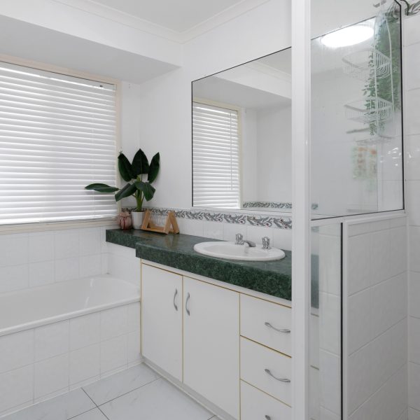 11 Lois Street, Mount Pleasant, QLD 4740 AUS