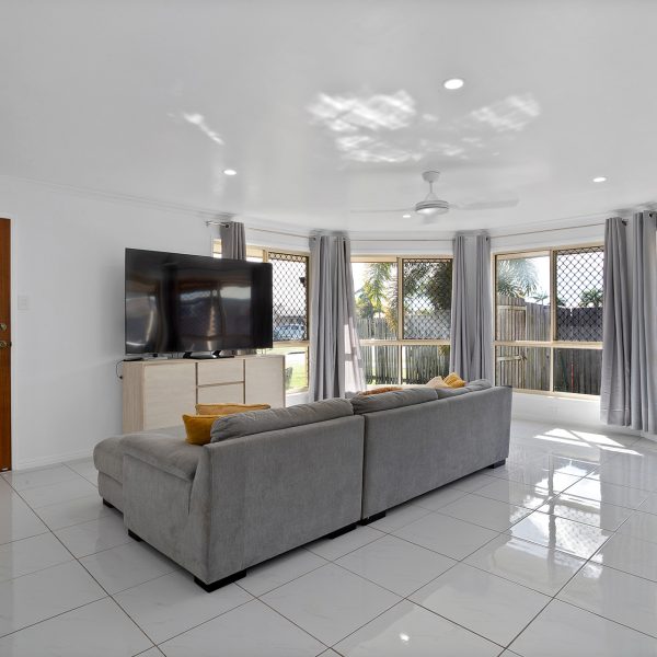11 Lois Street, Mount Pleasant, QLD 4740 AUS