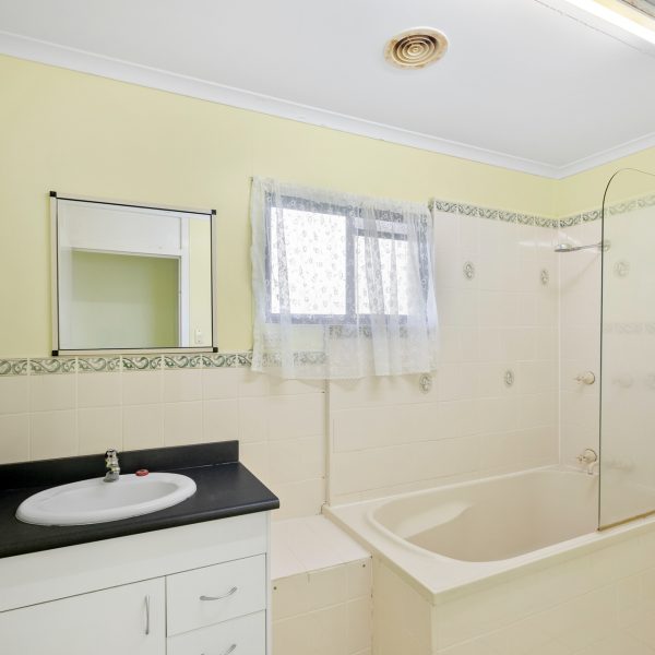 26 Marlborough Street, Ooralea, QLD 4740 AUS