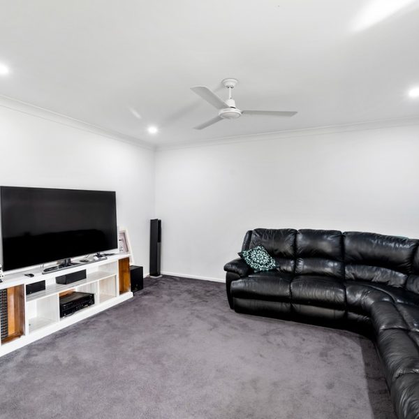 17 Midras Place, Bucasia, QLD 4750 AUS