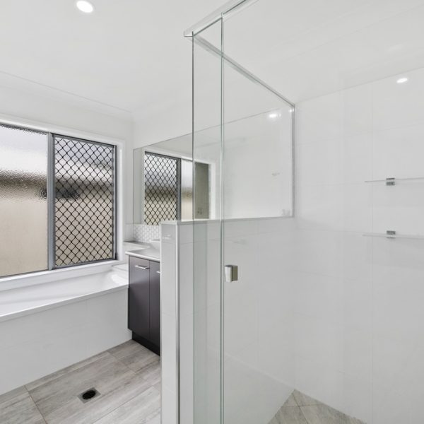 17 Midras Place, Bucasia, QLD 4750 AUS