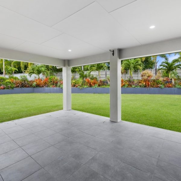 17 Midras Place, Bucasia, QLD 4750 AUS