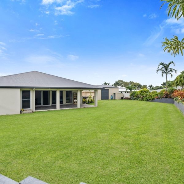 17 Midras Place, Bucasia, QLD 4750 AUS