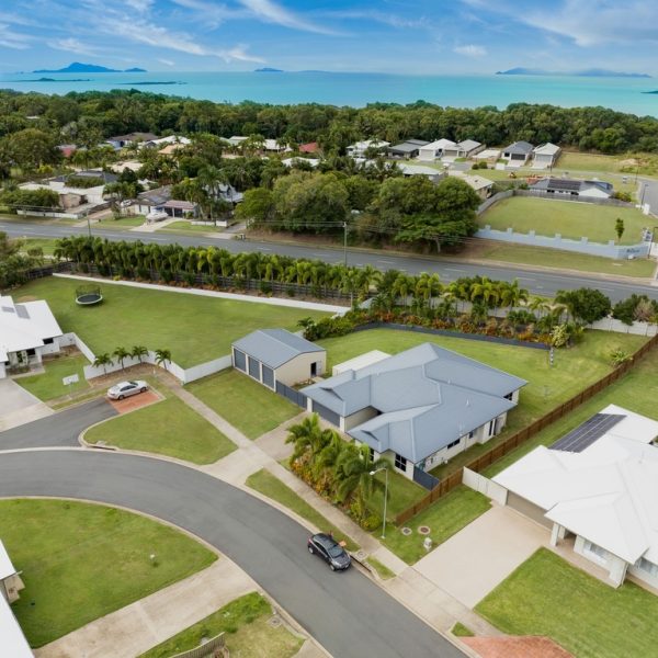 17 Midras Place, Bucasia, QLD 4750 AUS