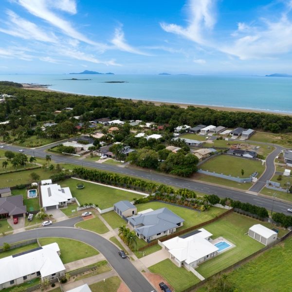 17 Midras Place, Bucasia, QLD 4750 AUS
