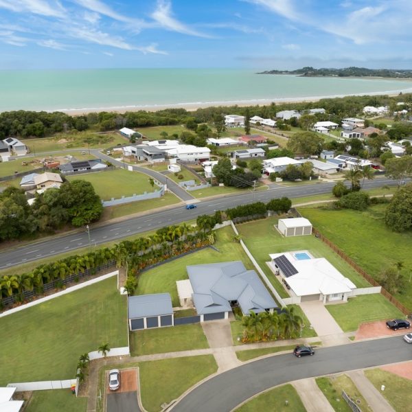 17 Midras Place, Bucasia, QLD 4750 AUS