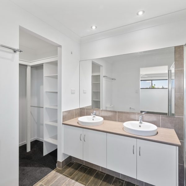 4 Jager Street, Rural View, QLD 4740 AUS