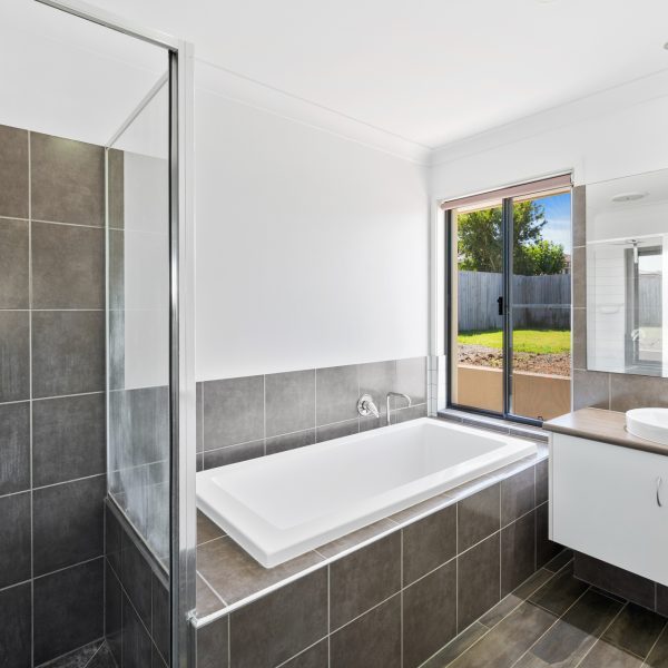 4 Jager Street, Rural View, QLD 4740 AUS